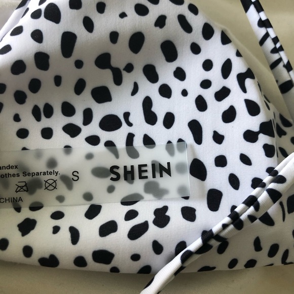 Cute swimsuit - Picture 3 of 3